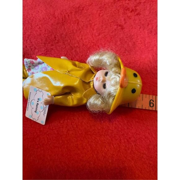 Its Raining Madame Alexander Mini Collectible Doll Mc Donalds Happy Meal Collect - Picture 7 of 9